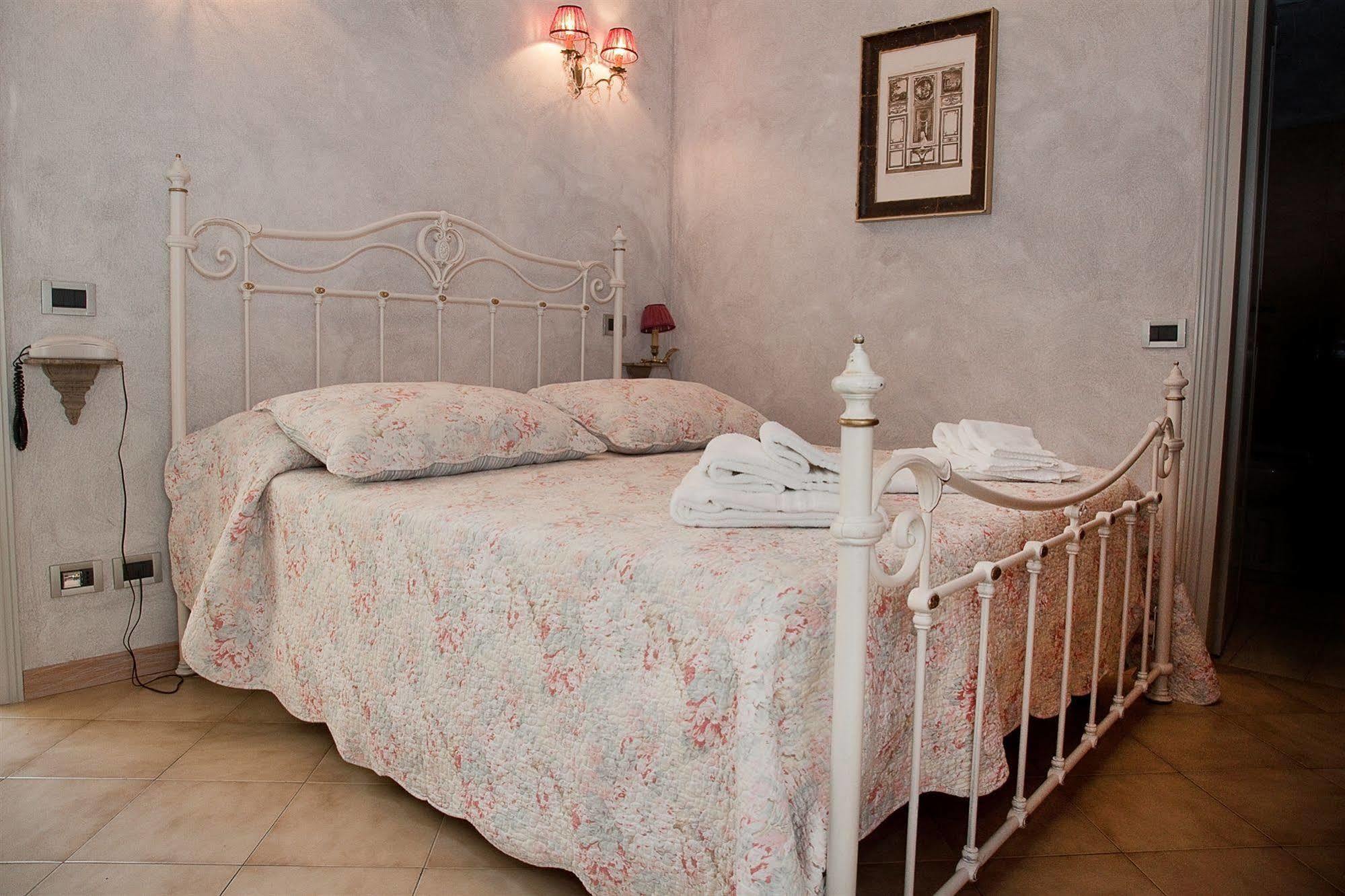 Hotel La Petite Maison Βιαρέτζιο Εξωτερικό φωτογραφία