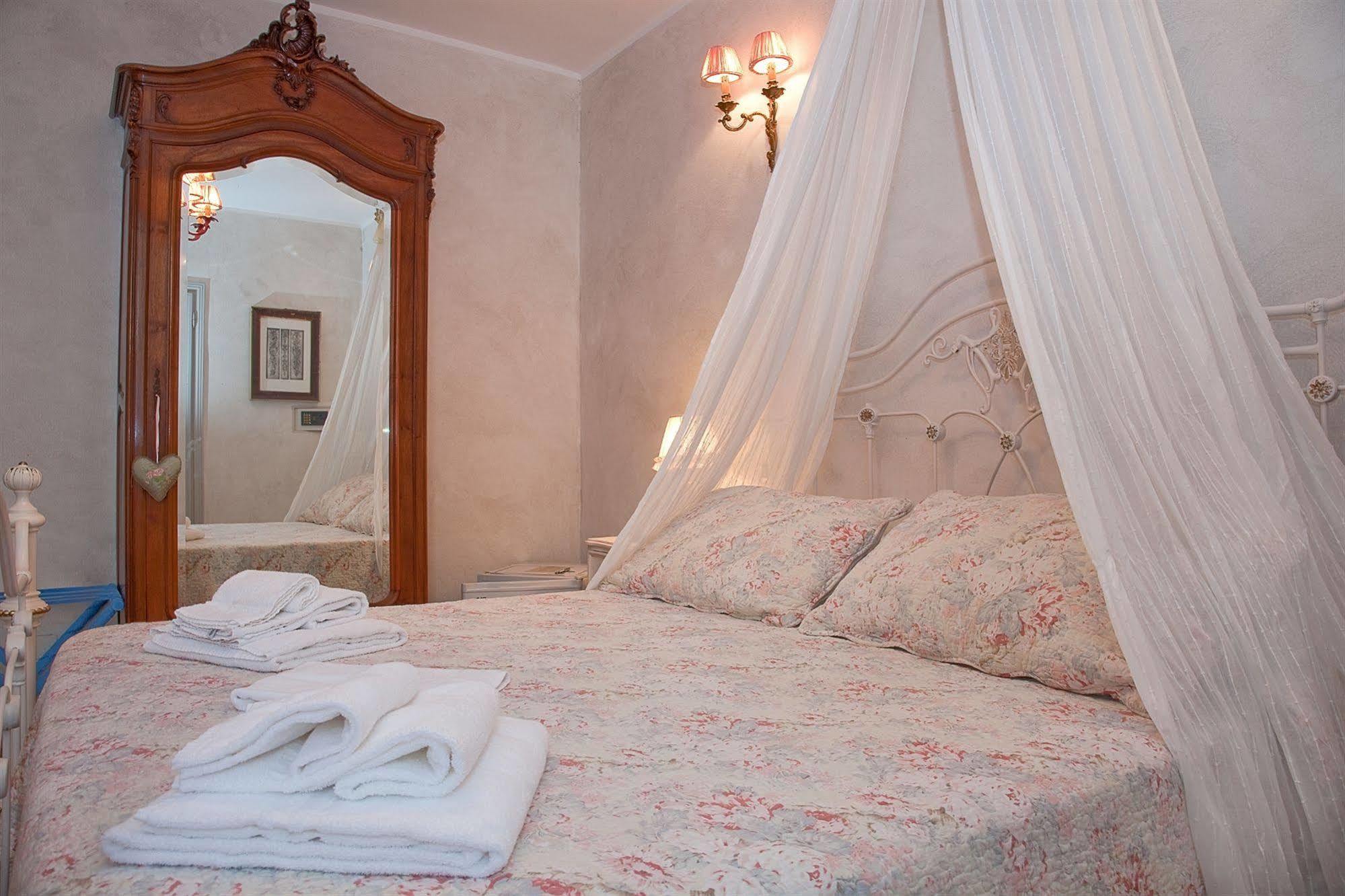 Hotel La Petite Maison Βιαρέτζιο Εξωτερικό φωτογραφία