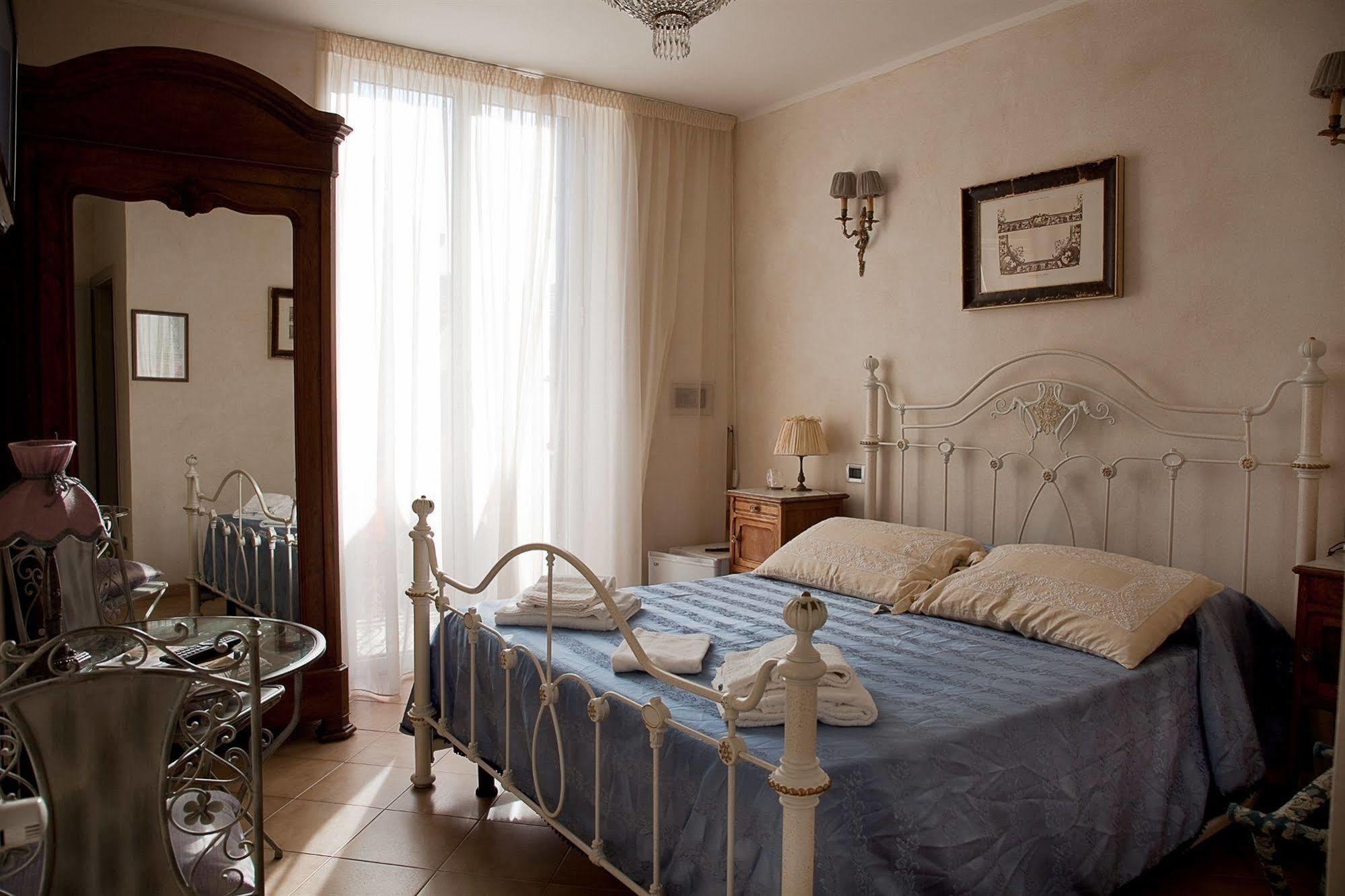 Hotel La Petite Maison Βιαρέτζιο Εξωτερικό φωτογραφία