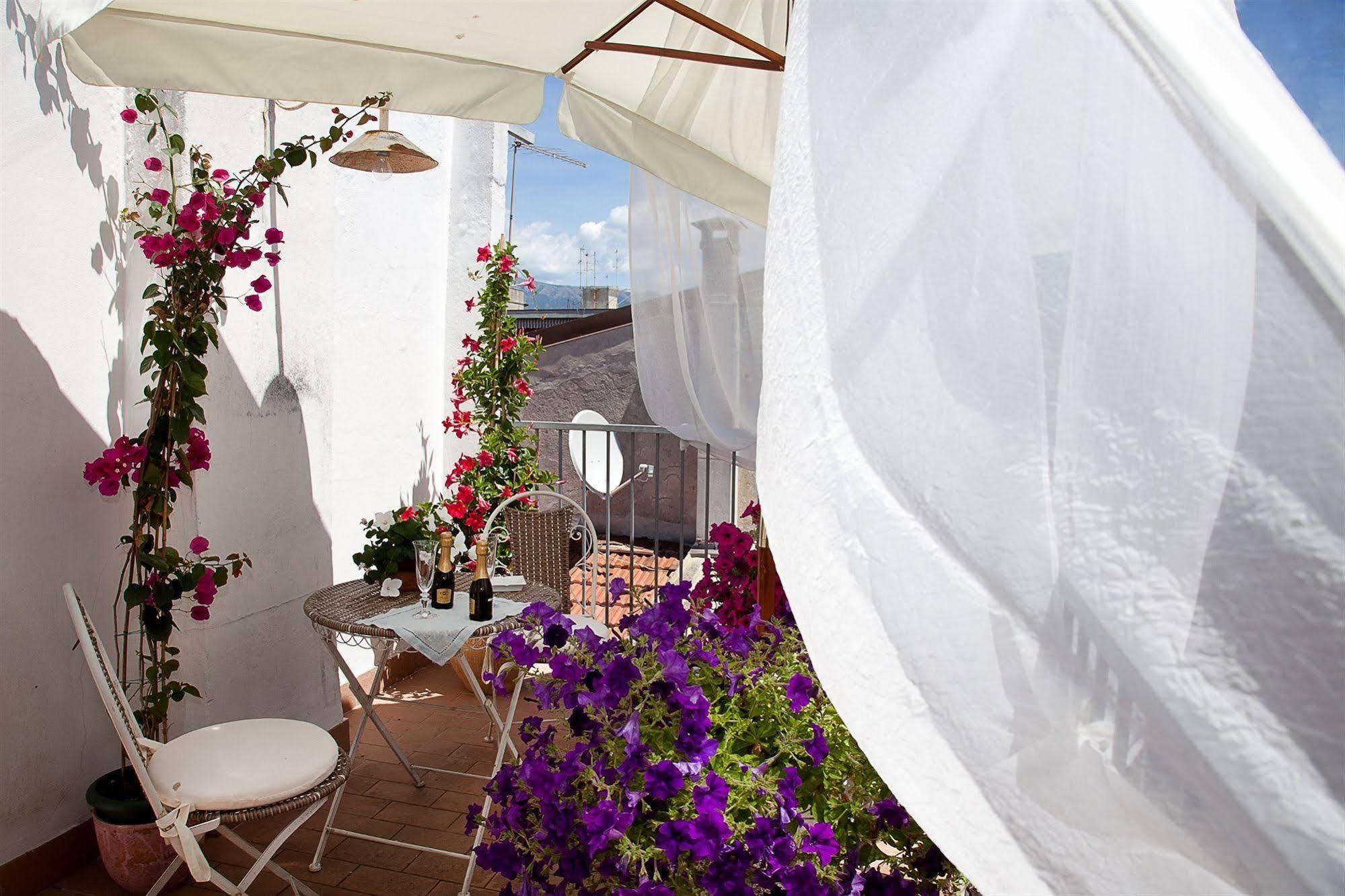 Hotel La Petite Maison Βιαρέτζιο Εξωτερικό φωτογραφία