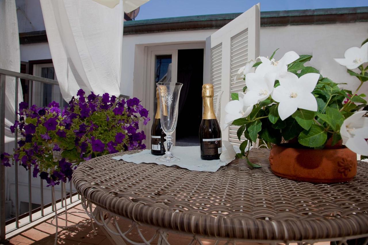 Hotel La Petite Maison Βιαρέτζιο Εξωτερικό φωτογραφία